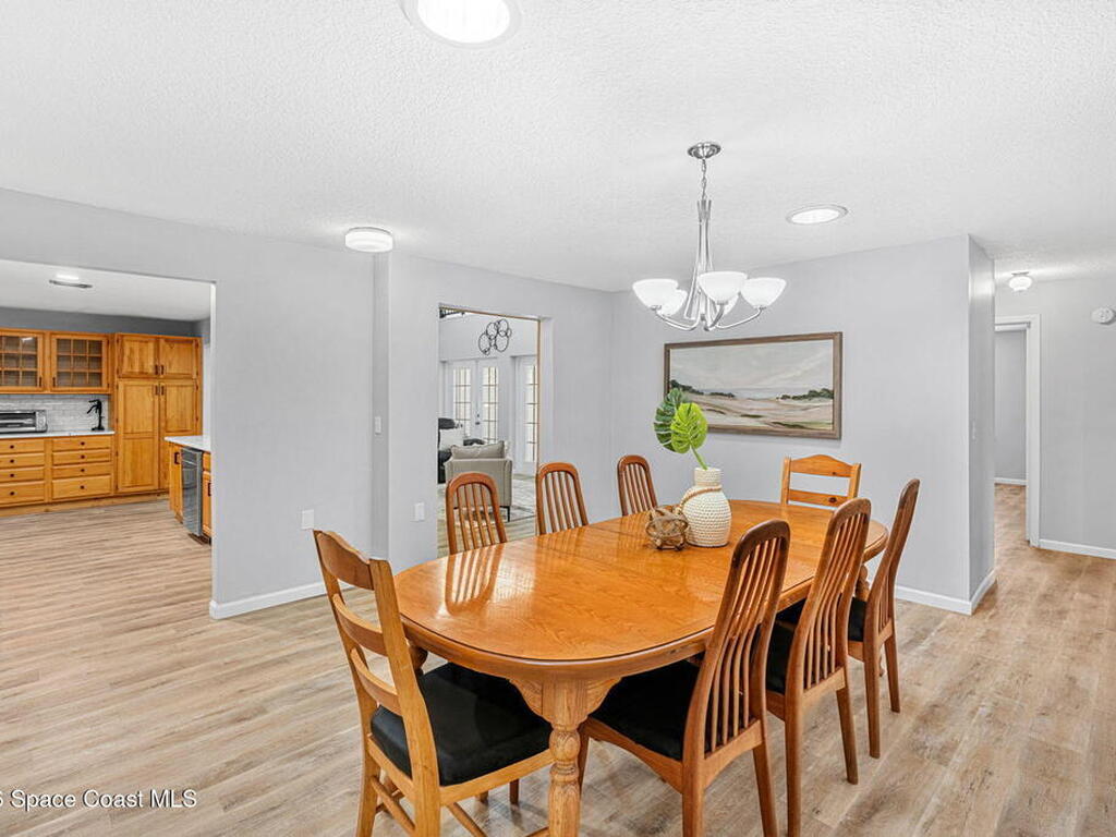 975 Oak Street, Merritt Island, FL 32953