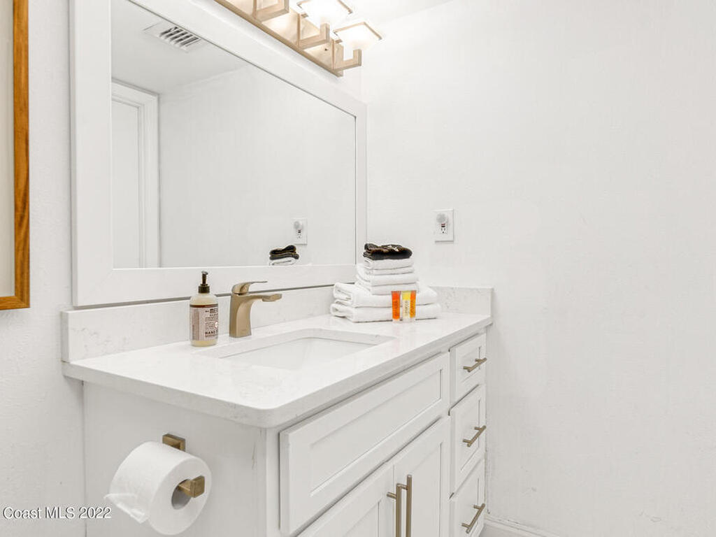 7520 Ridgewood Avenue, Cape Canaveral, FL 32920