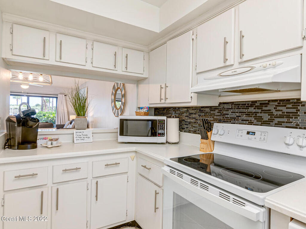 7520 Ridgewood Avenue, Cape Canaveral, FL 32920