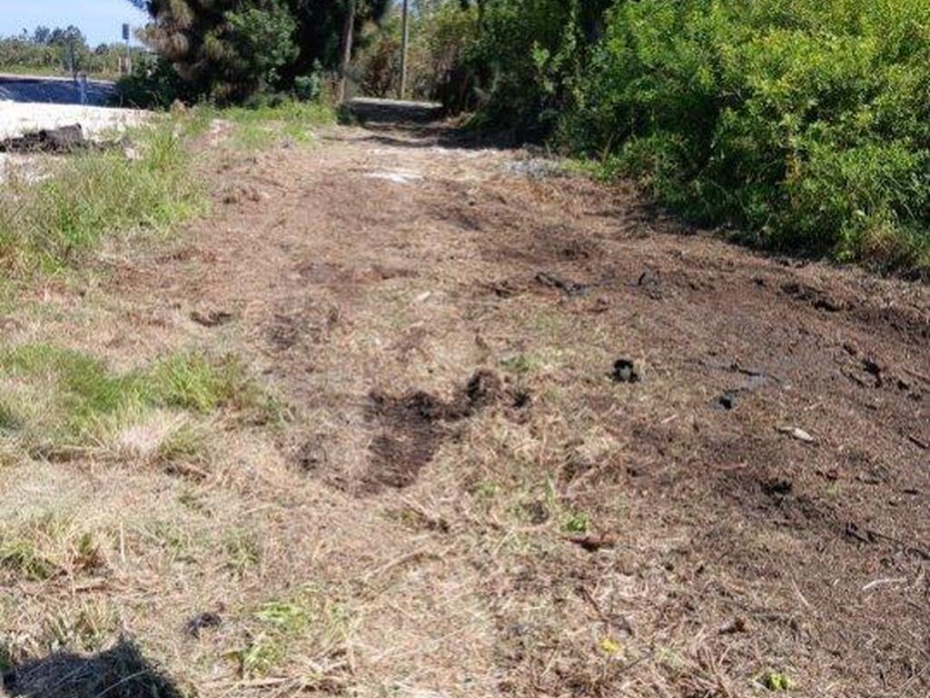 3832 Valkaria Road, Malabar, FL 32950