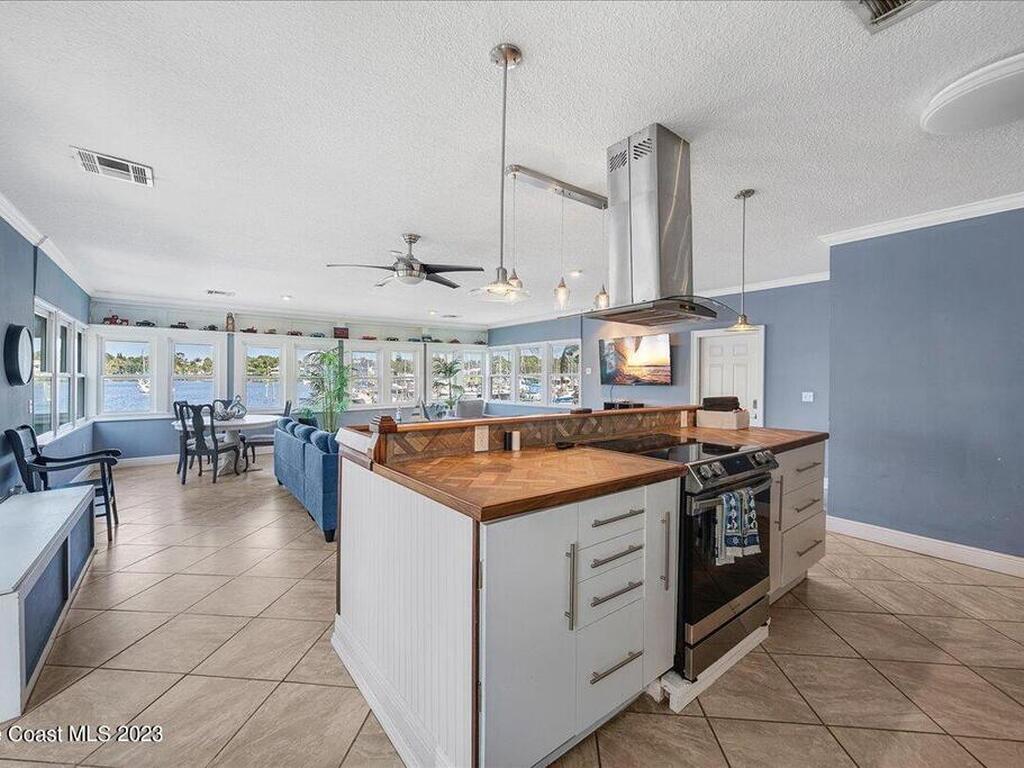 973 N Harbor City Boulevard, Melbourne, FL 32935