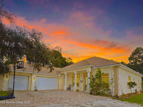 2775 Fawn Lake Boulevard