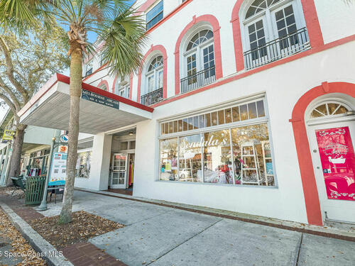 909 E New Haven Avenue