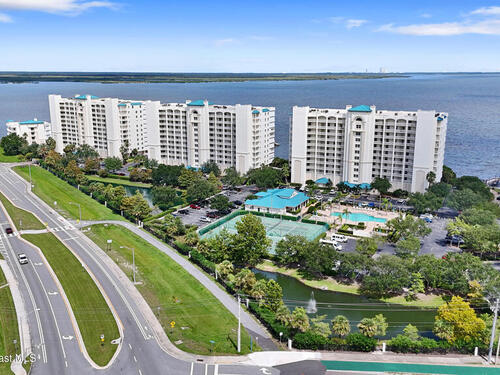 7 Indian River Avenue