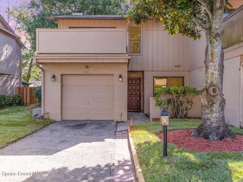 1913 Cashew Courtway