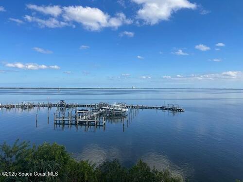 5 Indian River Avenue