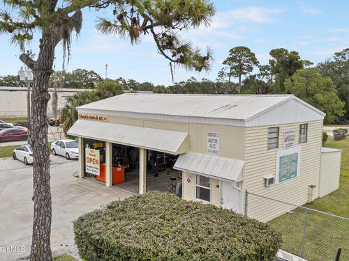 3330 N Courtenay Parkway