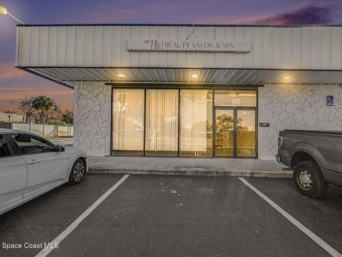 811 E Hibiscus Boulevard