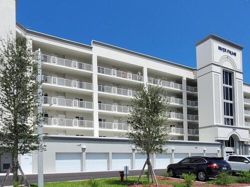 1805 Riverside Drive