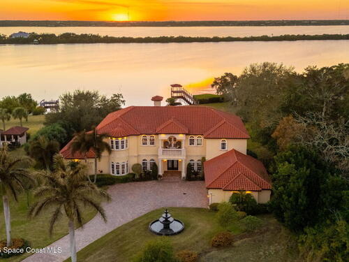 4760 Honeyridge Lane