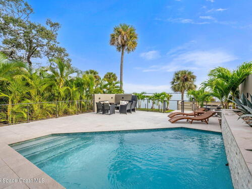 1807 Riverview Drive