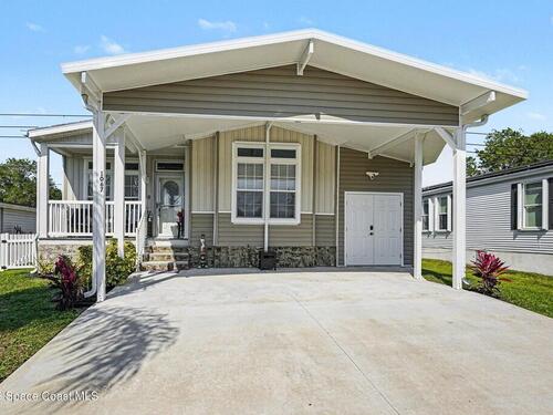 1067 Wren Circle
